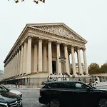 Petit Studio à Paris Madeleine